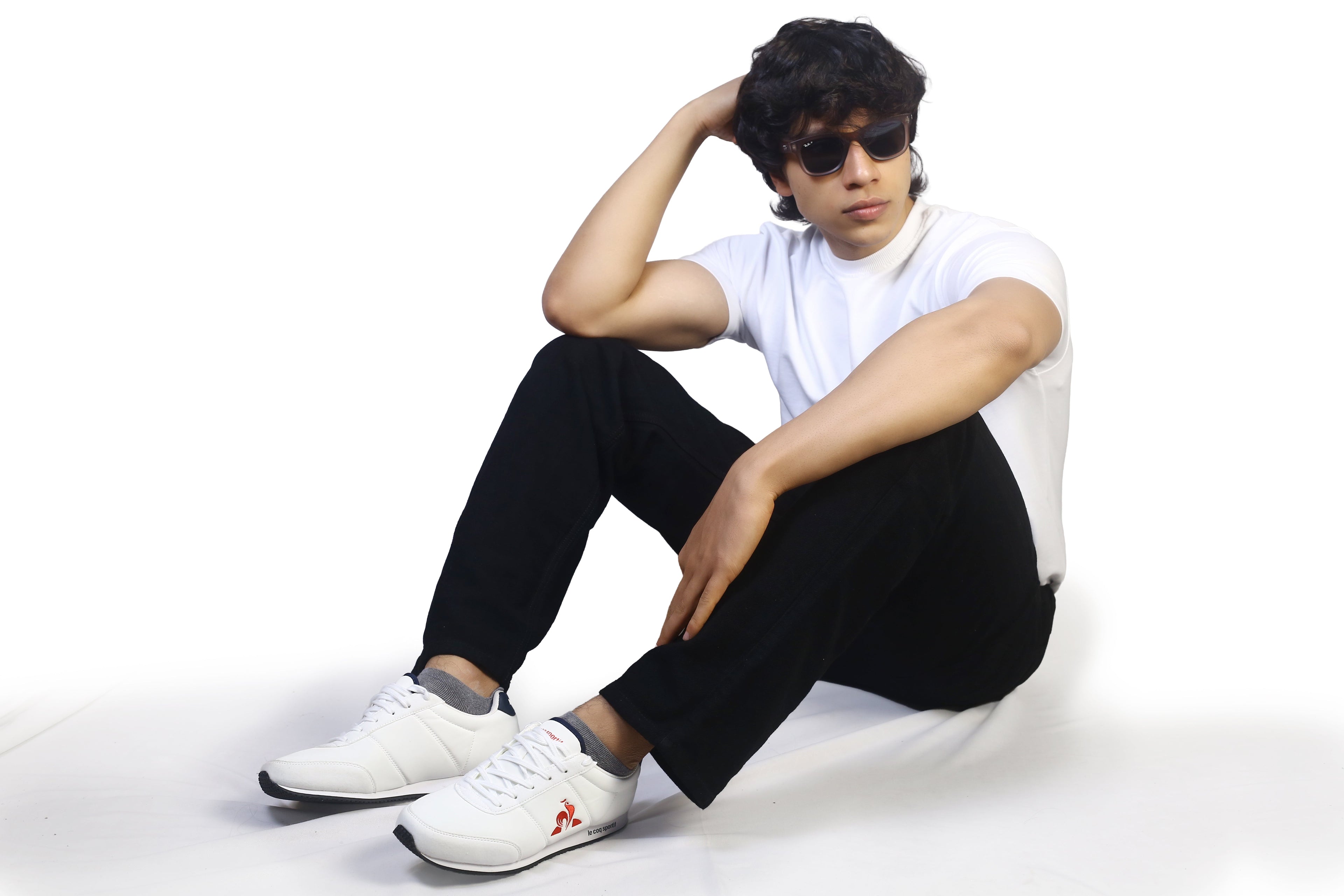 Men's Black Straight Fit Denims Jeans